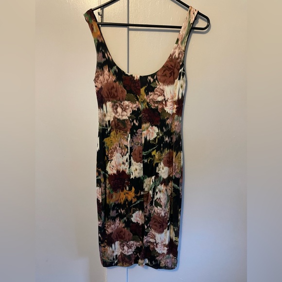 Floral Bodycon Midi Dress - Picture 6 of 8